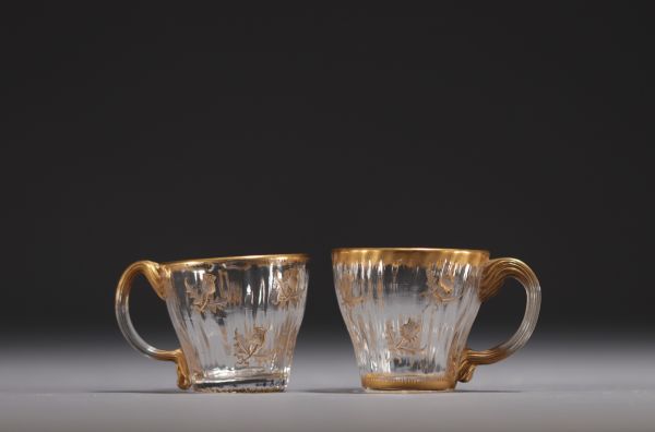 DAUM Nancy - Pair of small glass cups with engraved thistle design enhanced with gold, signed.