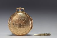 Oignon’ pocket watch in 18k gold, cock movement, winding key, signed Romilly in Paris, total weight 59gr.