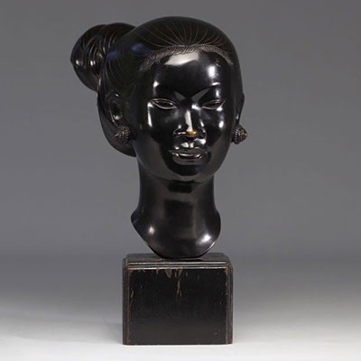 Bronze head of a young woman Chinese signature early 20th century work