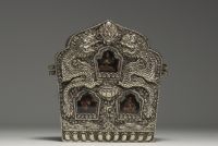 Tibet - Reliquary in silver decorated with dragons from the 19th century.