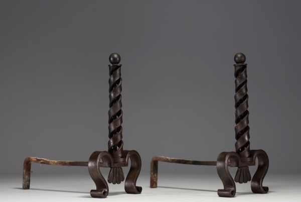 Raymond SUBES (1891-1970) in the style of - Pair of wrought iron andirons, circa 1940-50