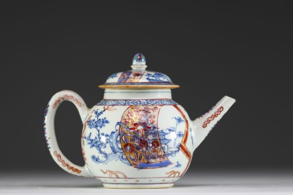 Chine - Théière en porcelaine polychrome, époque Kangxi.