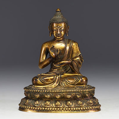 Chine - Statuette de Bouddha Sino-Tibétaine en bronze doré, XVII-XVIIIe siècle.