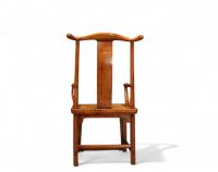 Chine - Chaise de dignitaire en bois exotique, assise cannée, dynastie Qing.