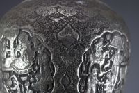 Persia - Very imposing silver-plated metal vase decorated with figures, circa 1900.