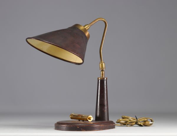 Lampe de bureau en cuir, calendrier dateur, attribuée à Jacques ADNET.