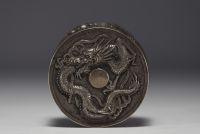 China - Vietnam - Solid silver box with dragon decoration, mark under the piece.