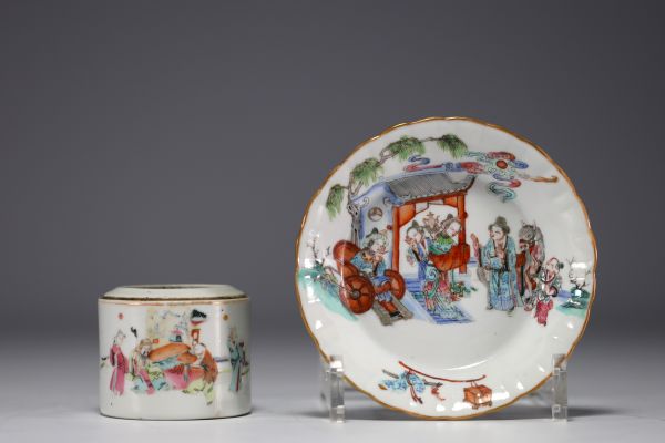 China - Set of two famille rose porcelains with figures, 19th century.