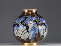 Raymond CHEVALLIER (1900-1959) Boch frères Keramis - Vase boule Art-Déco à décor de daims.