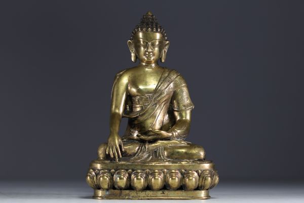 Chine - Bouddha en bronze doré, XXème.