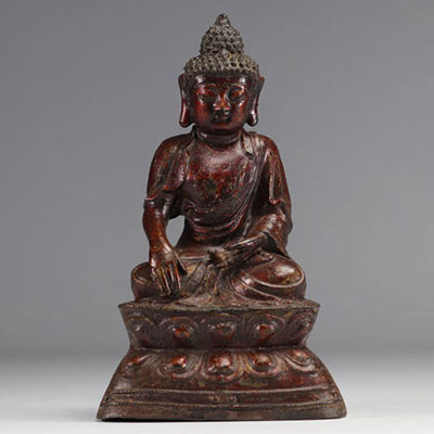 Seated Buddha statue in red lacquered bronze from the Ming period (明朝)