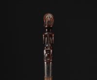 RDC - Tchokwé spatula surmounted by a carved figure.