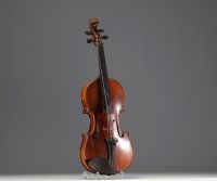 Remy violin decorated with a carved chimera head, inner iron mark, 19th century.