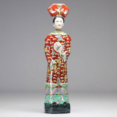 Woman in Chinese porcelain 