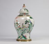 China - green family covered vase from Qing period (1644-1912)