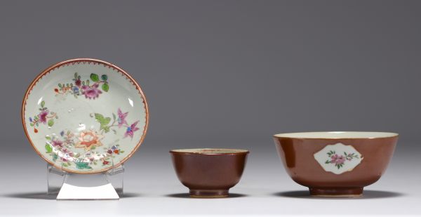 Chine - Ensemble de trois pièces en porcelaine d'époque XVIIIème.