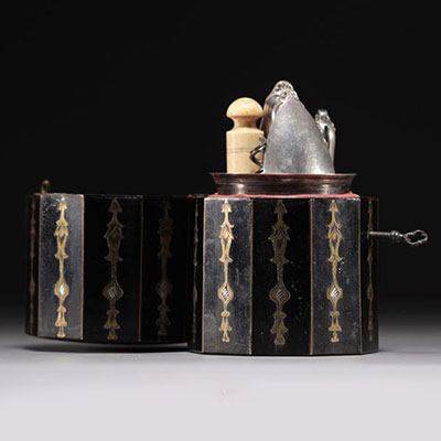 Rare veneered and marquetry travel box, silver cutlery and tumbler, 19th century.