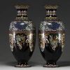 Japon - Paire de vases en émaux cloisonnés à décor floral et de Phénix, époque Meiji.