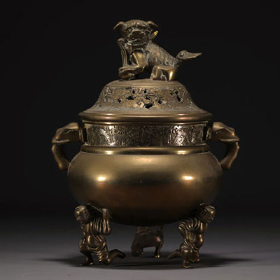 China - Bronze perfume burner, lid surmounted by a Fô Dog.