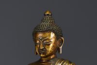 Chine - Statuette de Bouddha Sino-Tibétaine en bronze doré, XVII-XVIIIe siècle.