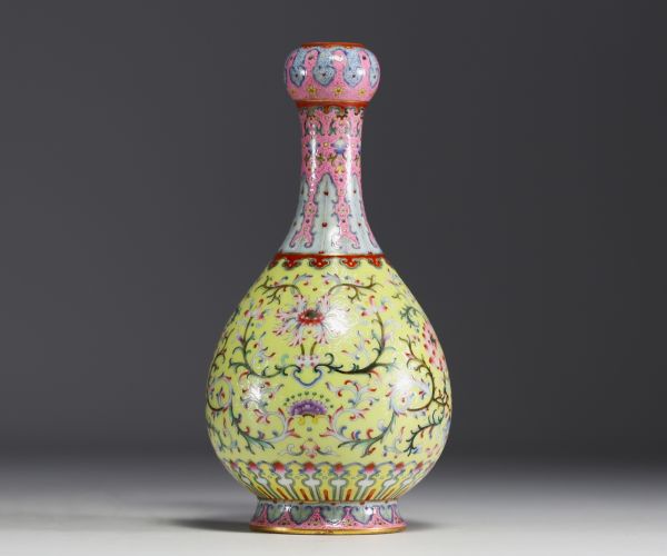 China - Famille rose porcelain vase, mark under the piece, 19th century