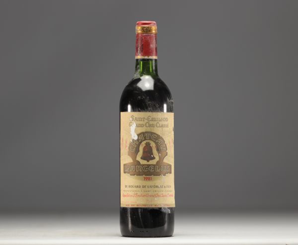 Château Angélus Grand Cru Classé 1981 Saint-Emilion.