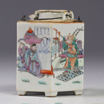 Famille Rose porcelain teapot decorated with figures, 19th century.