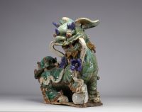 Blue glazed terracotta Fô dog temple sculpture from the Qing period (清朝)