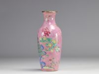 Famille rose porcelain vase decorated with phoenixes on a pink background, 19th century