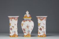 Three-piece Delft earthenware set, 18th-19th century.