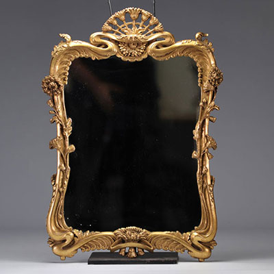 Carved and gilded wood mirror from 18th century