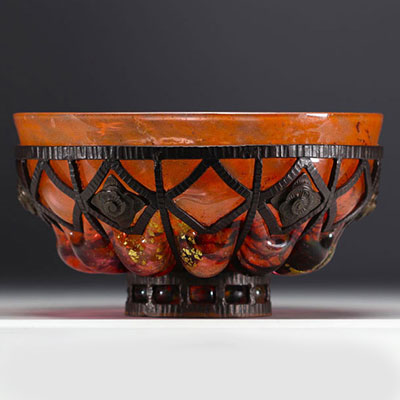 DAUM Nancy et Louis MAJORELLE (1859-1926) - Large Jasper and orange glass bowl.