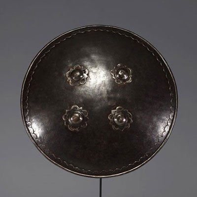 Persia - Shield with four steel ambos, 19th century.