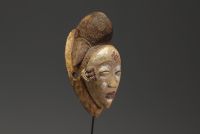 Gabon - Punu mask in carved wood.