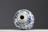 China - A 19th century Meiping white-blue porcelain vase.