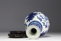 China - White-blue porcelain vase, blue mark under the piece, 19th century.