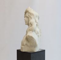 Edouard FORTINI (1862-?) Large Art Nouveau bust of a young girl in Carrara marble, signed on the shoulder.