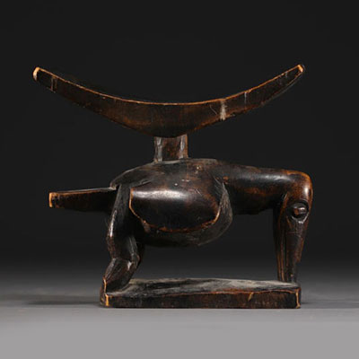 Africa - Neck rest carved in the shape of a bird.