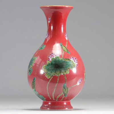 Porcelain vase of the rose family with vegetal decoration