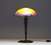 Muller Frères Lunéville - Art Nouveau mushroom lamp, hammered metal base with vine decoration, colored glass cup, signed.