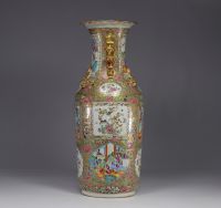 China - large Canton porcelain vase (82cm) with figures, 19th century.