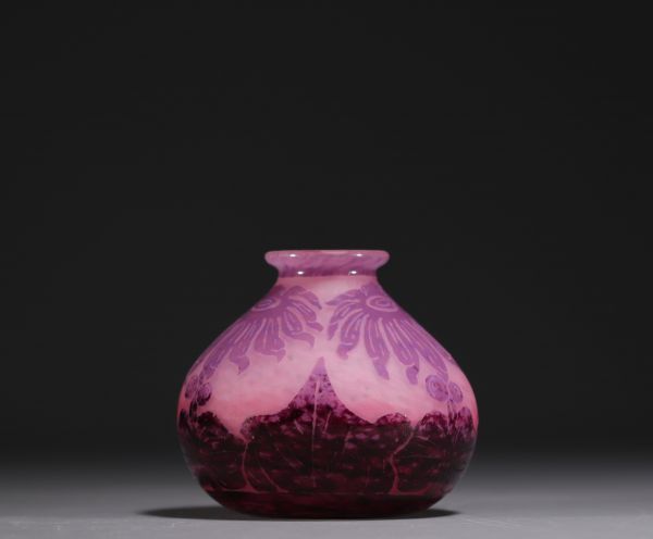 Le Verre Français - Acid-etched multi-layered glass vase decorated with dahlias, signed.