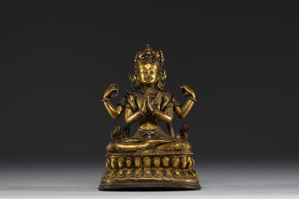 Chine - Tibet - Figure de Shadakshari Lokeshvara en bronze doré d'époque XVIIème.