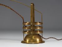 Gustave SERRURIER-BOVY (1858-1910) Rare single arm table lamp in brass and fluted glass, original label under the piece.