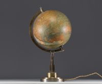 Paul DUPRE-LAFON (1900-1971) Globe Terrestre lumineux, pied en laiton, édité par J. Forest géographe à Paris, vers 1930-40.