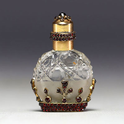 Salt flask in cut crystal, vermeil and ruby, 19th century.