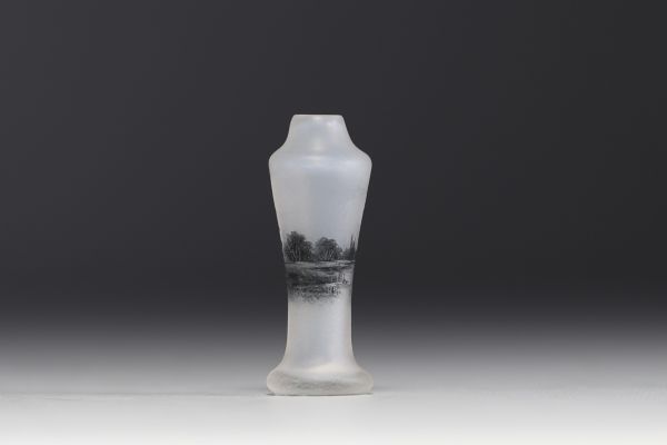 DAUM Nancy - Miniature vase in frosted acid-etched glass with mill design.