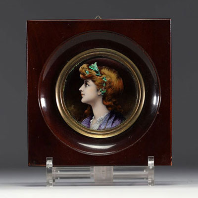 Miniature portrait in enamel on copper from the Art Nouveau period, Limoge.