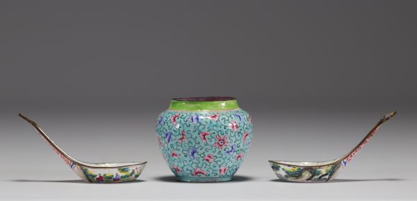 China - Set of three painted enamel pieces, a small bowl and two spoons.