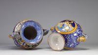 Pair of Urbino style earthenware basins with antique decoration, 19th century - Italian work